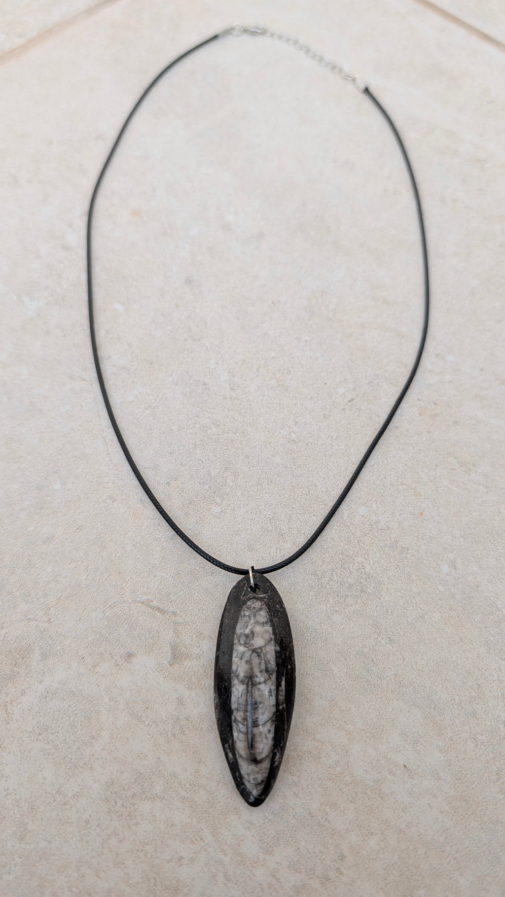 Collier pendentif Orthoceras